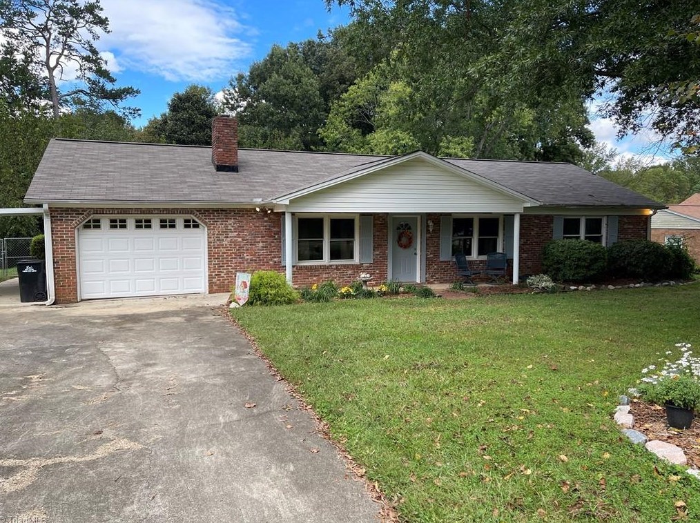 315 Southwood Dr, Kernersville, NC 27284