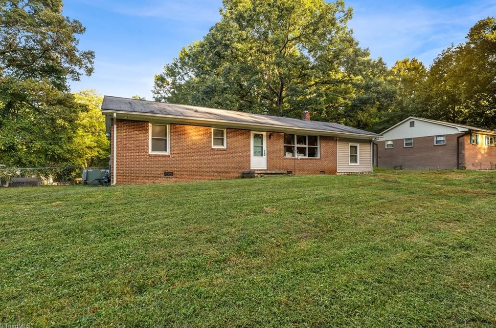 280 Chapel Dr, Lexington, NC 27295