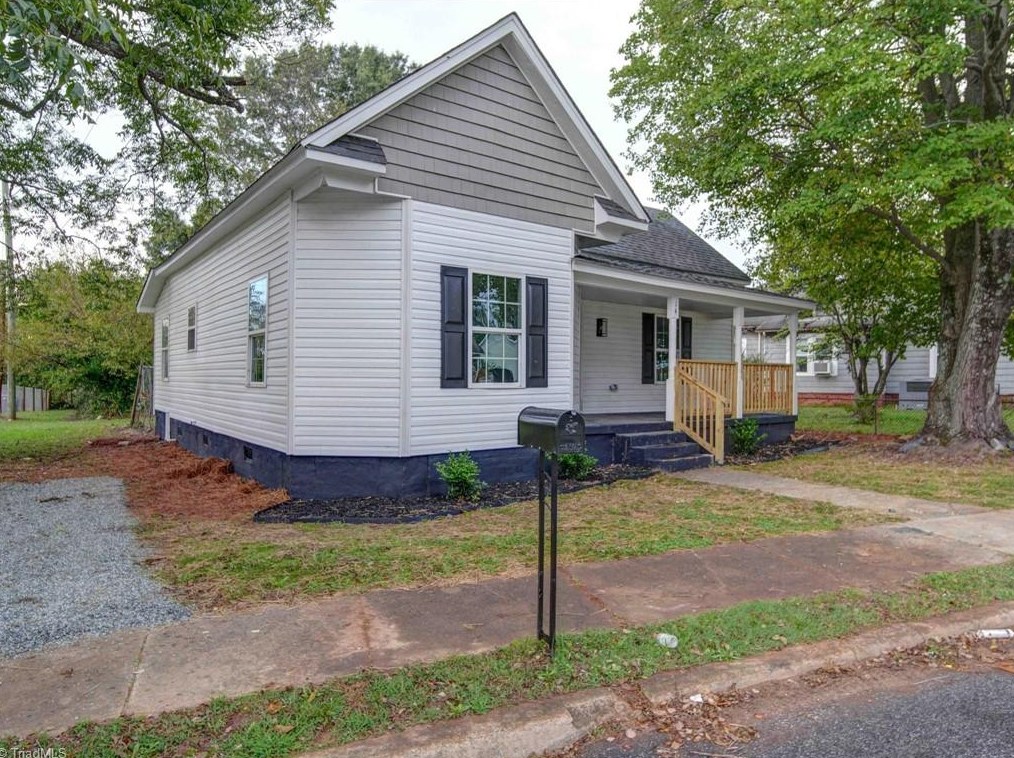 14 Robbins Cir, Lexington, NC 27292