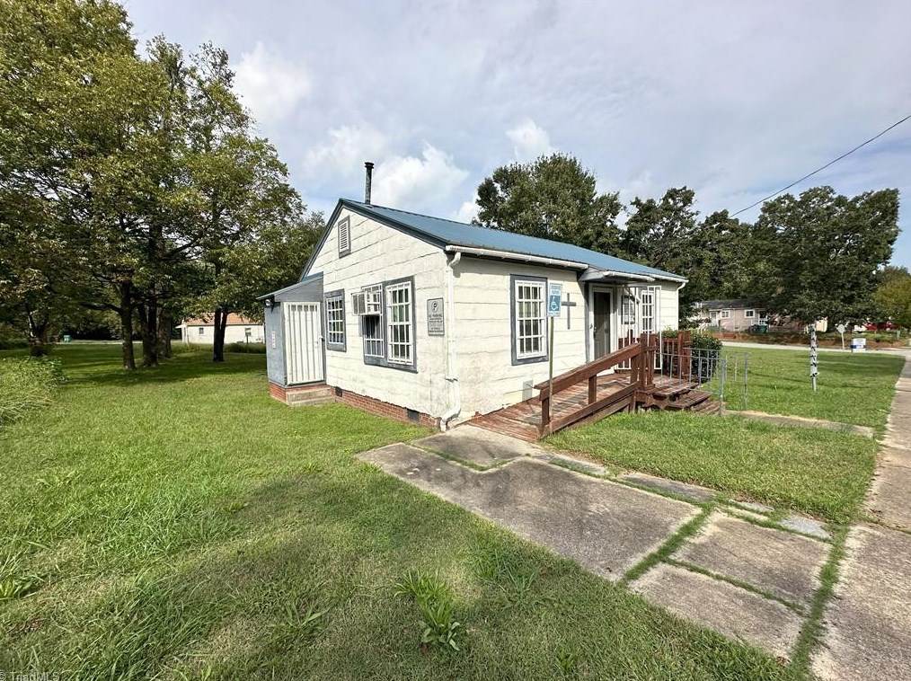 1213 Vernon Pl, High Point, NC 27260