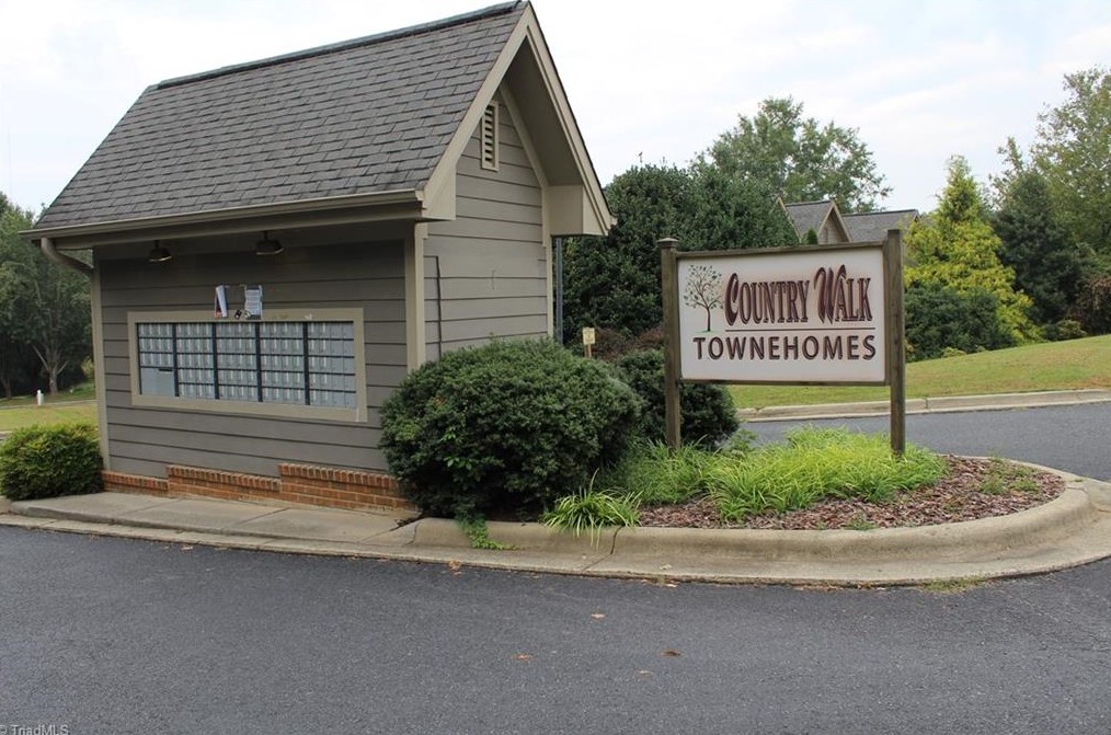 4133 Bentley Dr, Randleman, NC 27317