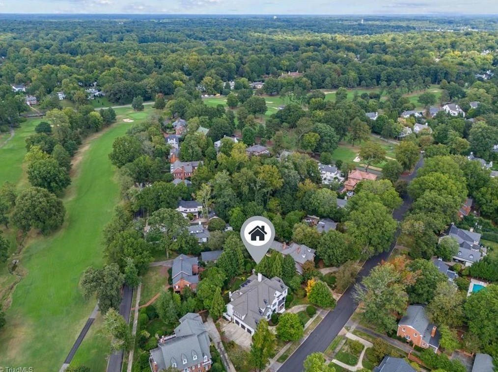 910 Sunset Dr, Greensboro NC 27408-7213 exterior