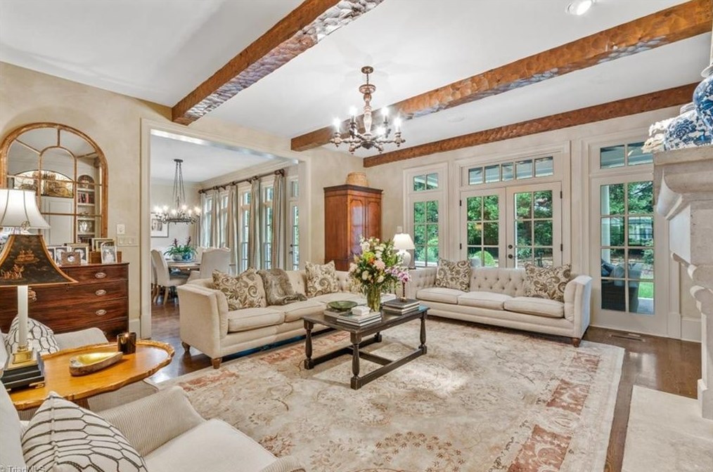 910 Sunset Dr, Greensboro NC 27408-7213 exterior