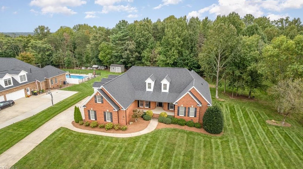 8511 Merriman Farm Rd, Oak Ridge, NC 27310