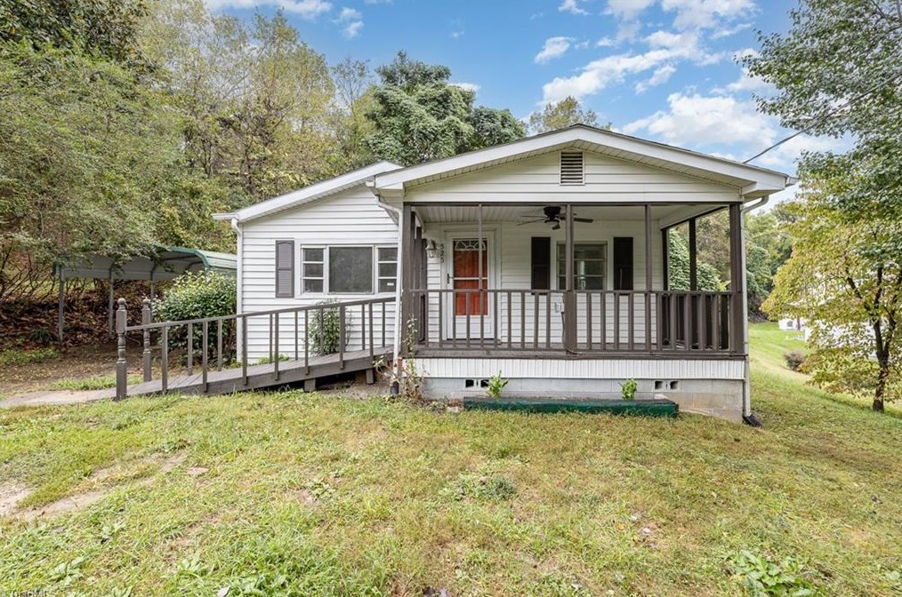 525 Linville Rd, Mount Airy, NC 27030