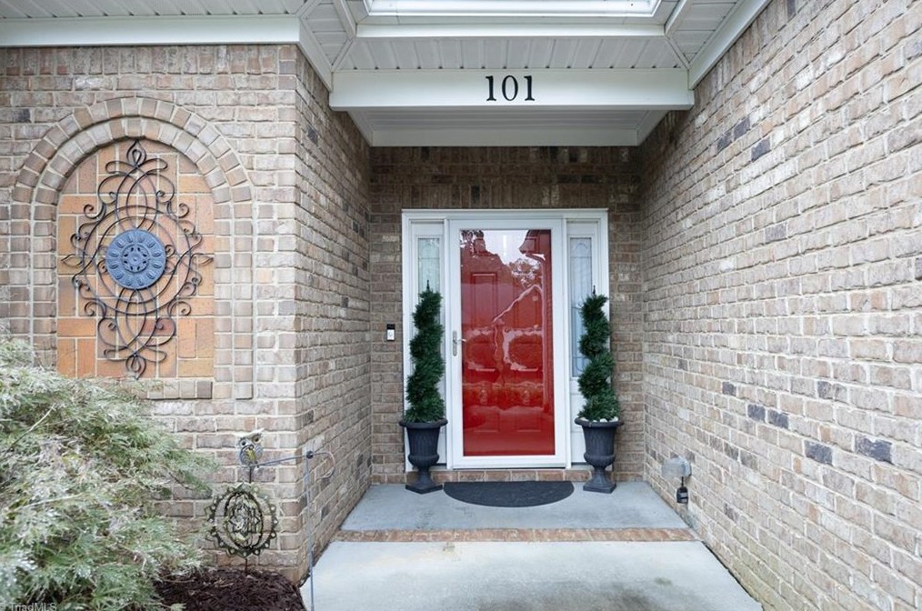 101 Haley Ct, Graham, NC 27253