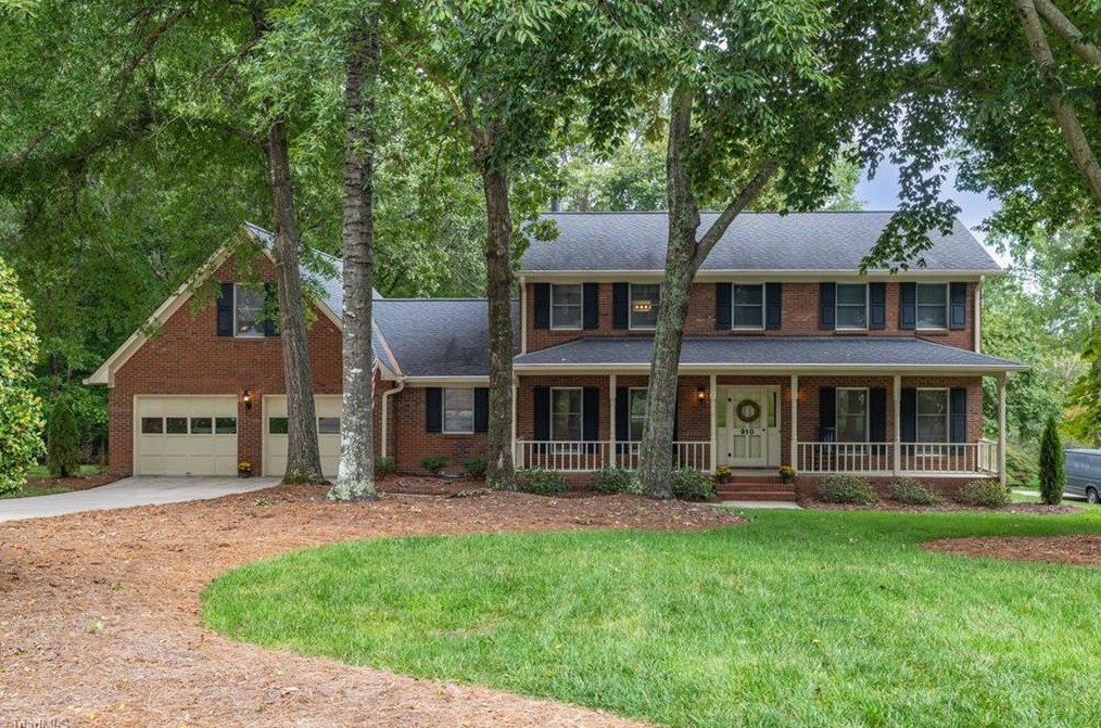 910 Northshore Ct, High Point, NC 27265