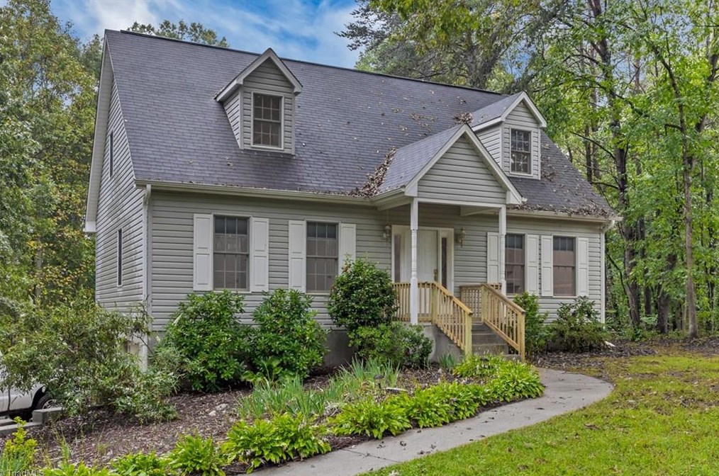 1127 Deer Run Ln, Footsville, NC 27055