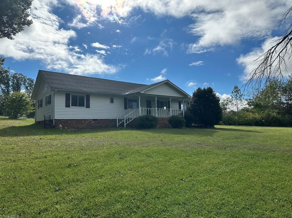 4127 Asbury Rd, W Field, NC 27053