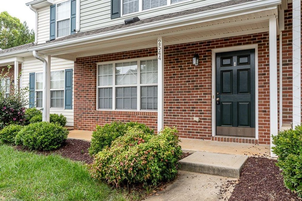 2544 Halle Ann Cir, Winston Salem, NC 27103