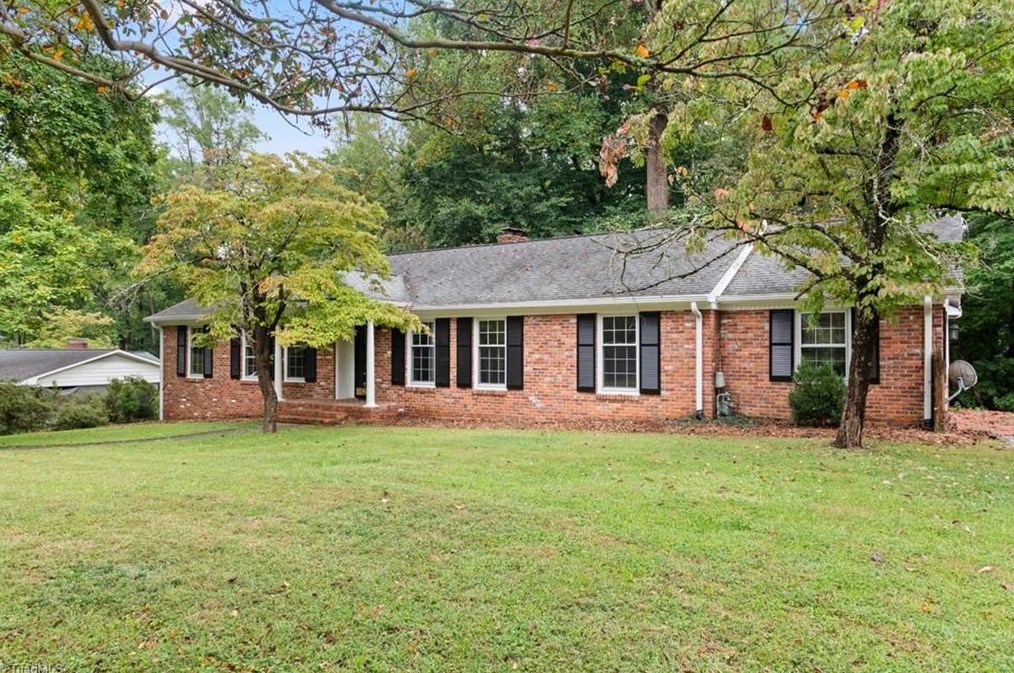 3730 Kirklees Rd, Winston Salem, NC 27104