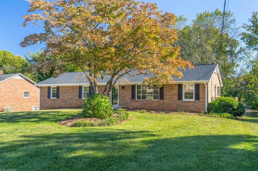 4140 Briarcliffe Rd, Winston Salem, NC 27106