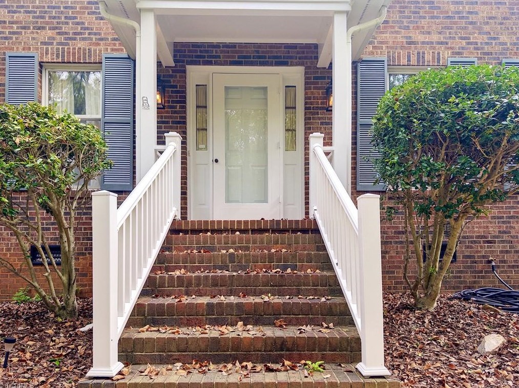 2218 Crescent Dr, Graham, NC 27253