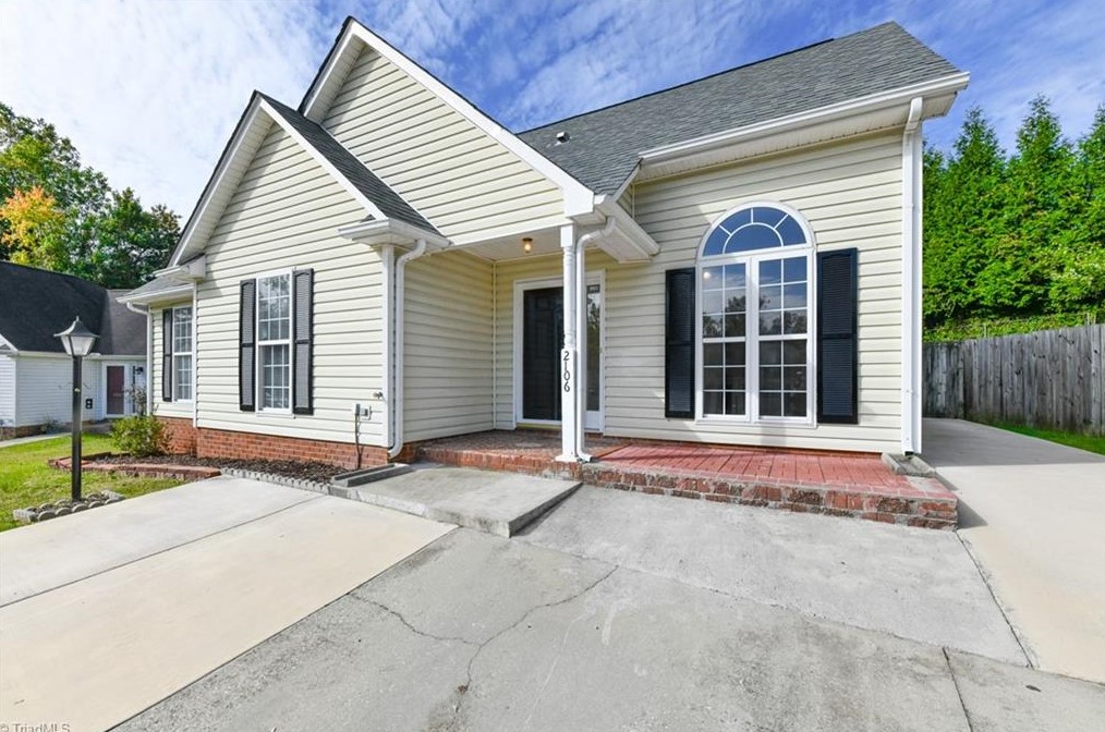 2106 Carlisle Way, High Point, NC 27265