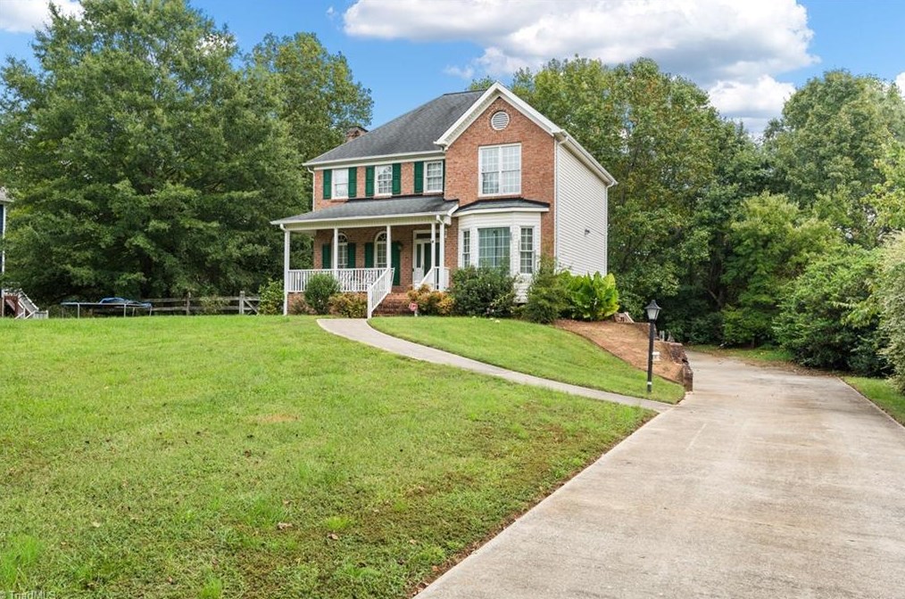 5245 Bridge Pointe Dr, Clemmons, NC 27012