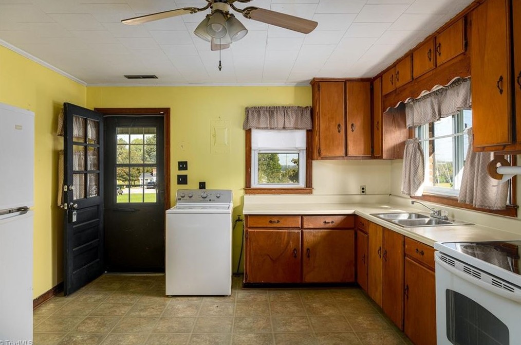 4209 N Nc Hwy 150, Lexington, NC 27295