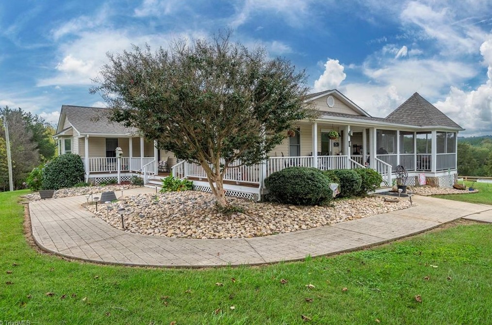 338 Nichols Rd, Pilot Mountain, NC 27041