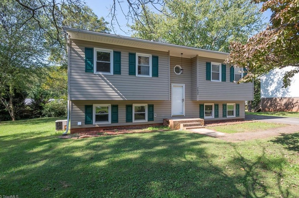 7624 Pine St, Rural Hall, NC 27045