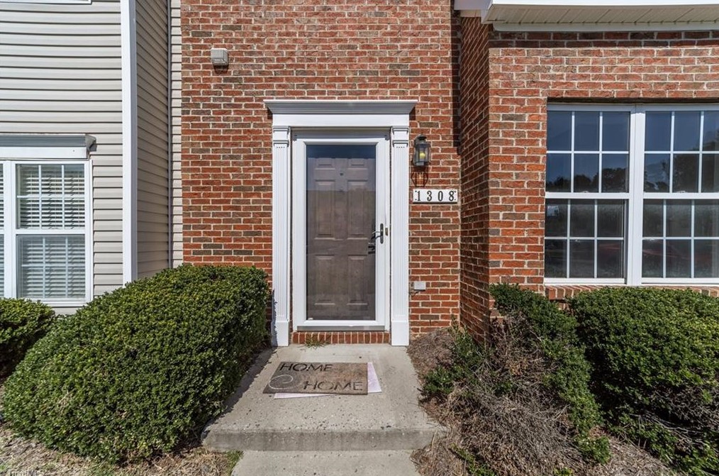 1308 Essex Square, High Point, NC 27263