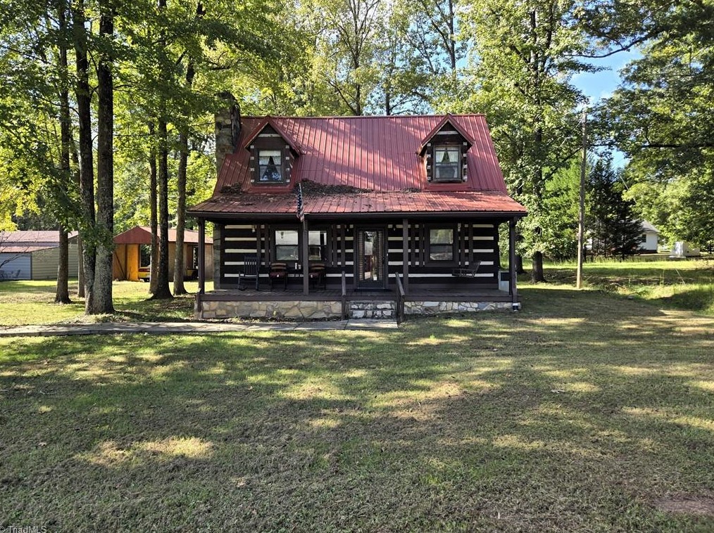 308 N 11th Ave, Ayersville, NC 27027