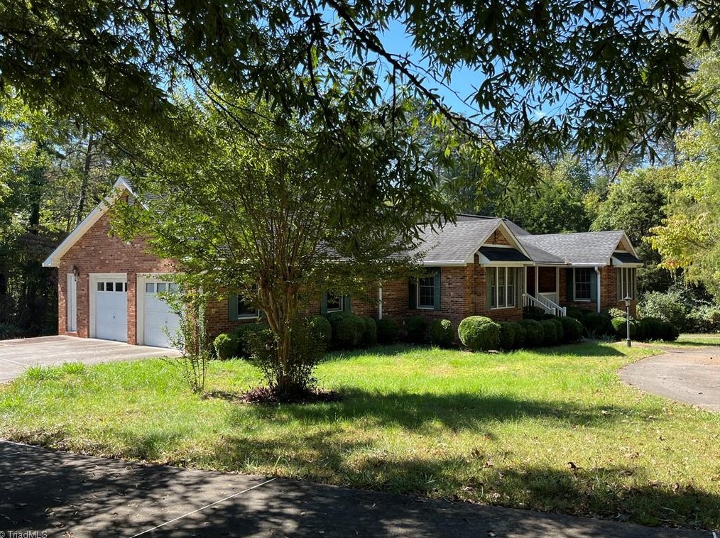 1162 Pullman Dr, Rural Hall, NC 27045