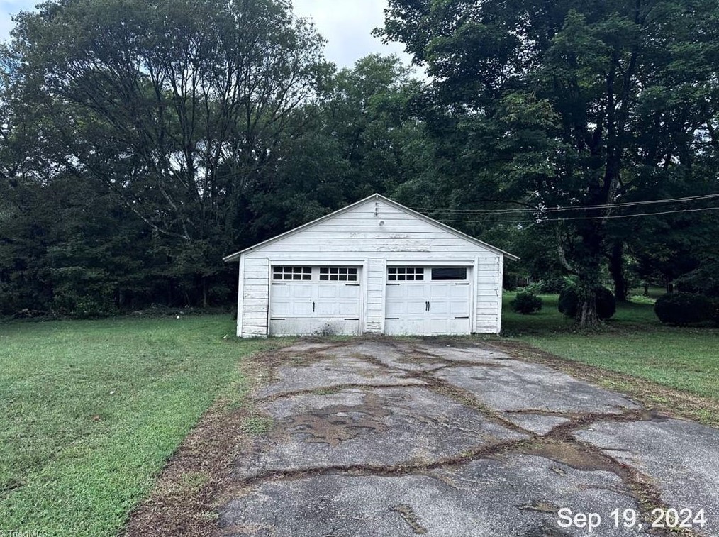 425 Boone Rd, Eden, NC 27288-4967