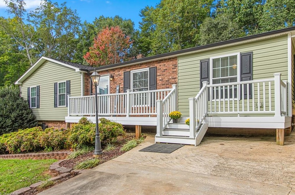 1040 Montley View Dr, Asheboro, NC 27205