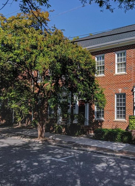 349 Martin Luther King Jr Dr, Greensboro, NC 27406-1686