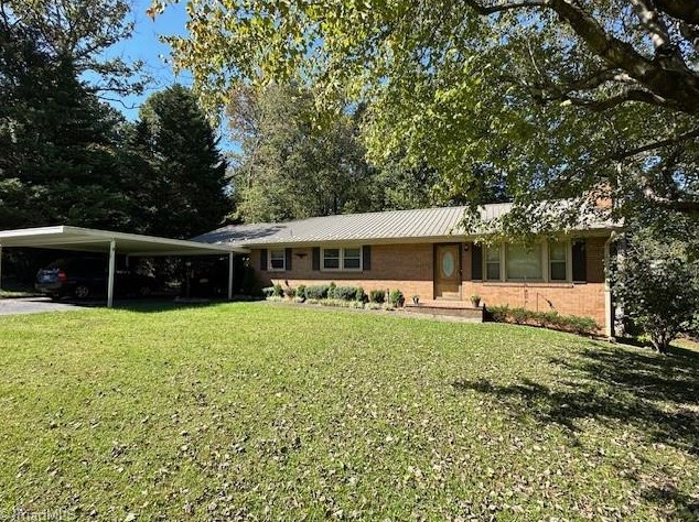 113 Calloway Ln, Elkin, NC 28621