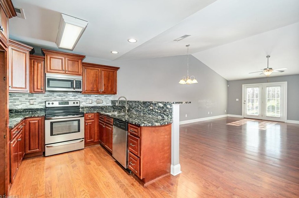 6702 Allendale Dr, High Point, NC 27263