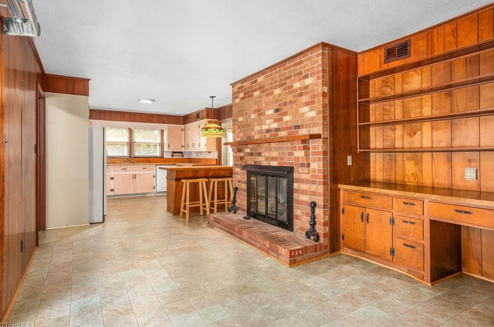 2941 Carrollwood Dr, Winston Salem, NC 27103