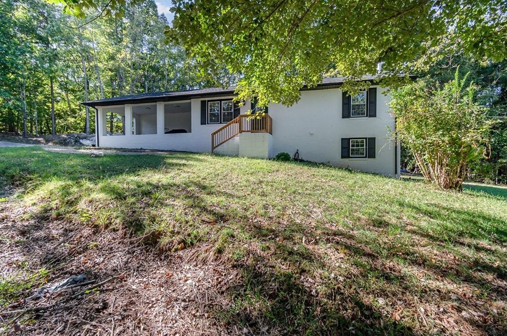 521 Henley Country Rd, Asheboro, NC 27203