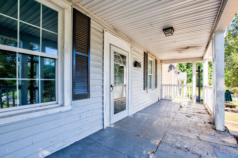 1704 Longview Dr, Winston Salem, NC 27107