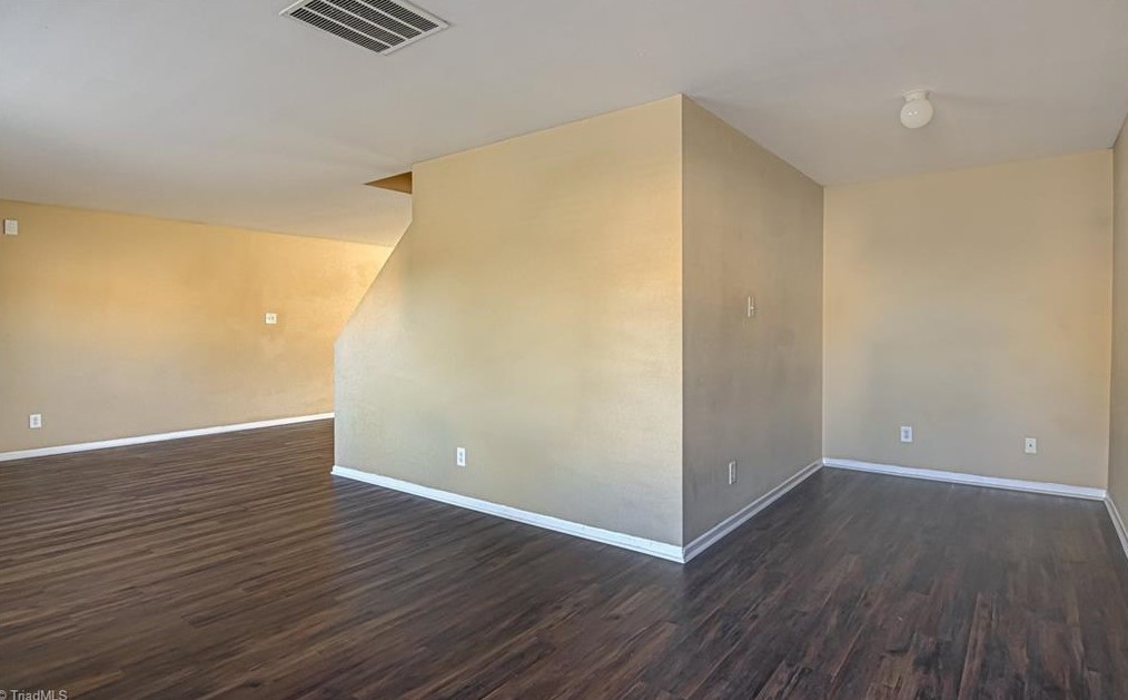 5368 Fairway Forest Dr, Winston Salem NC  27105-3152 exterior