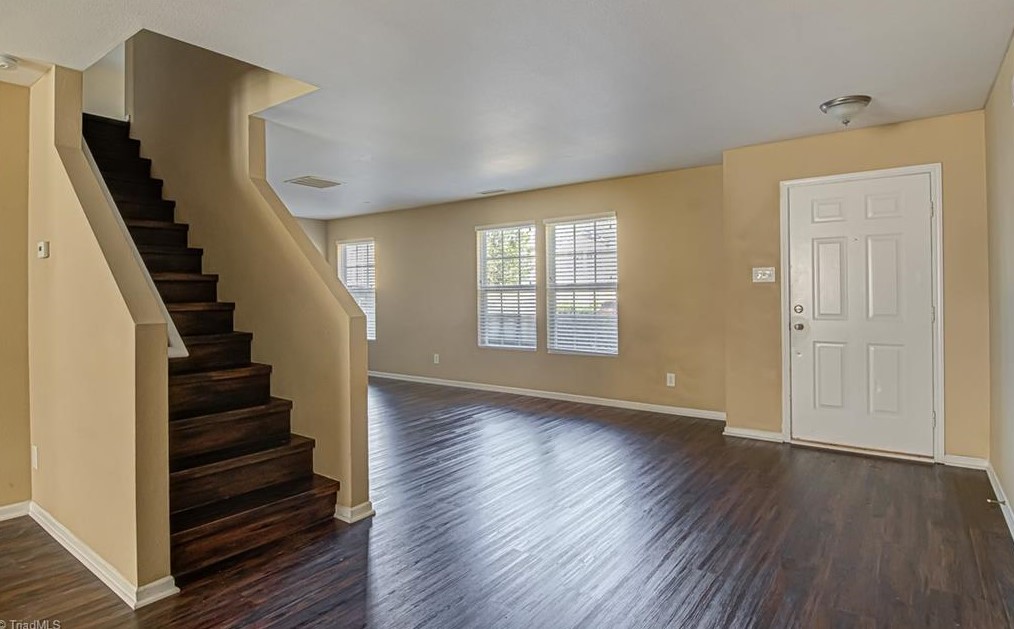 5368 Fairway Forest Dr, Winston Salem NC  27105-3152 exterior