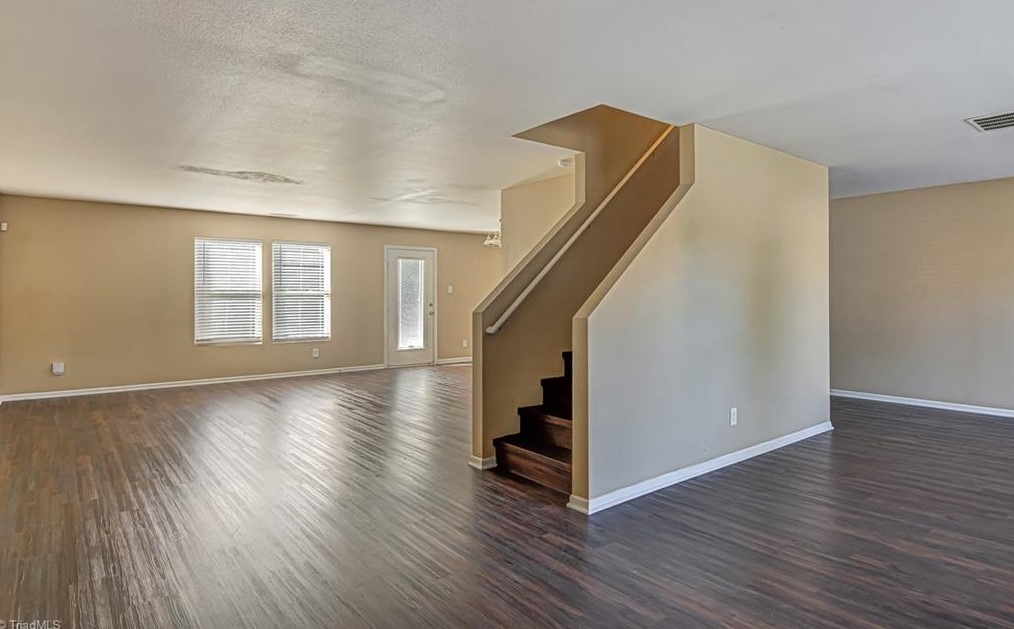 5368 Fairway Forest Dr, Winston Salem NC  27105-3152 exterior