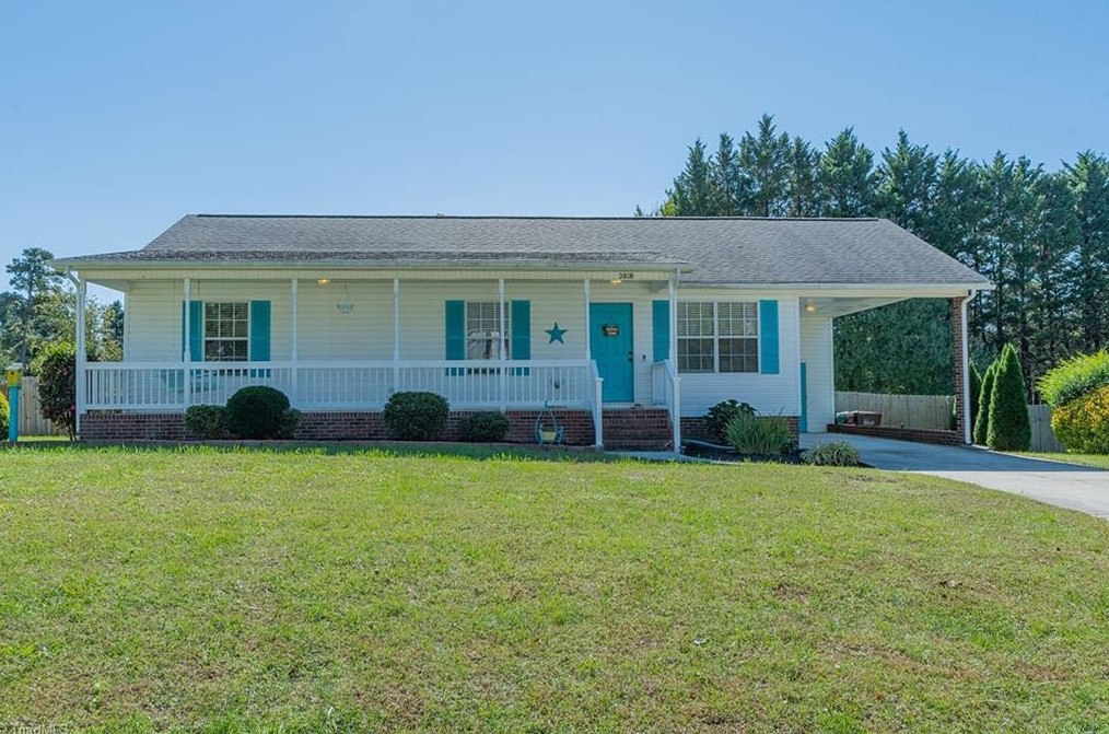 3908 Landover Dr, High Point, NC 27265