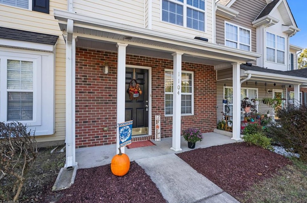 1104 Glory Vine Rd, Whitsett, NC 27377