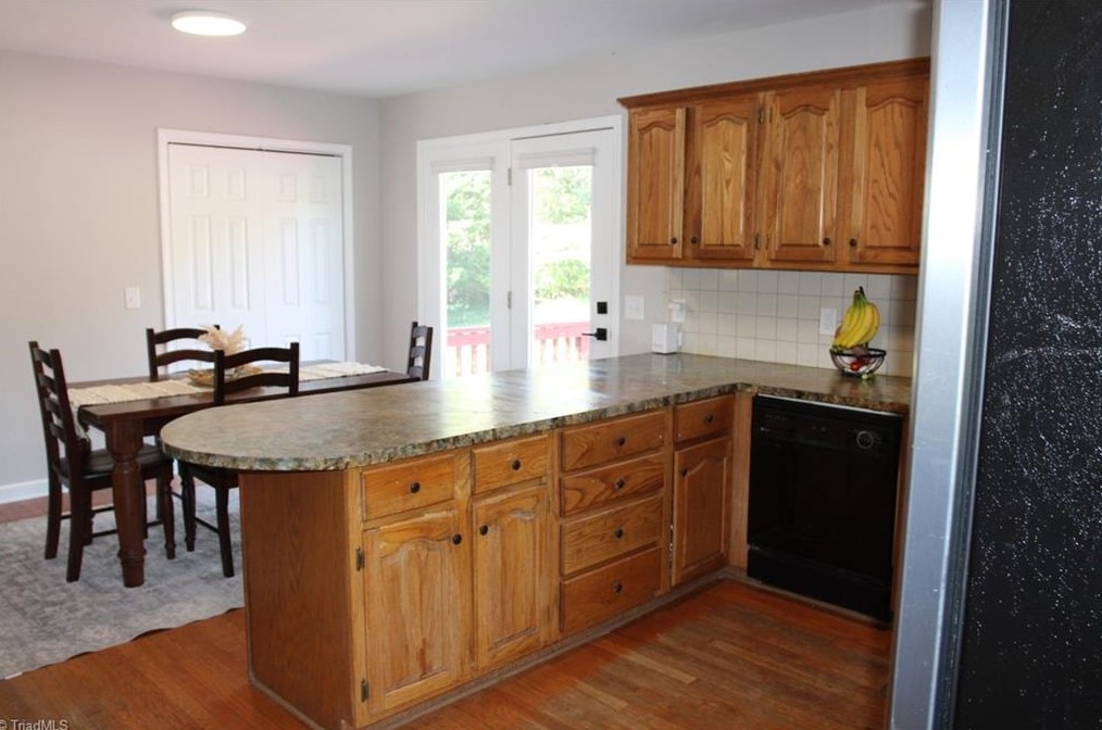 104 Meadowview Dr, Longtown, NC 27011