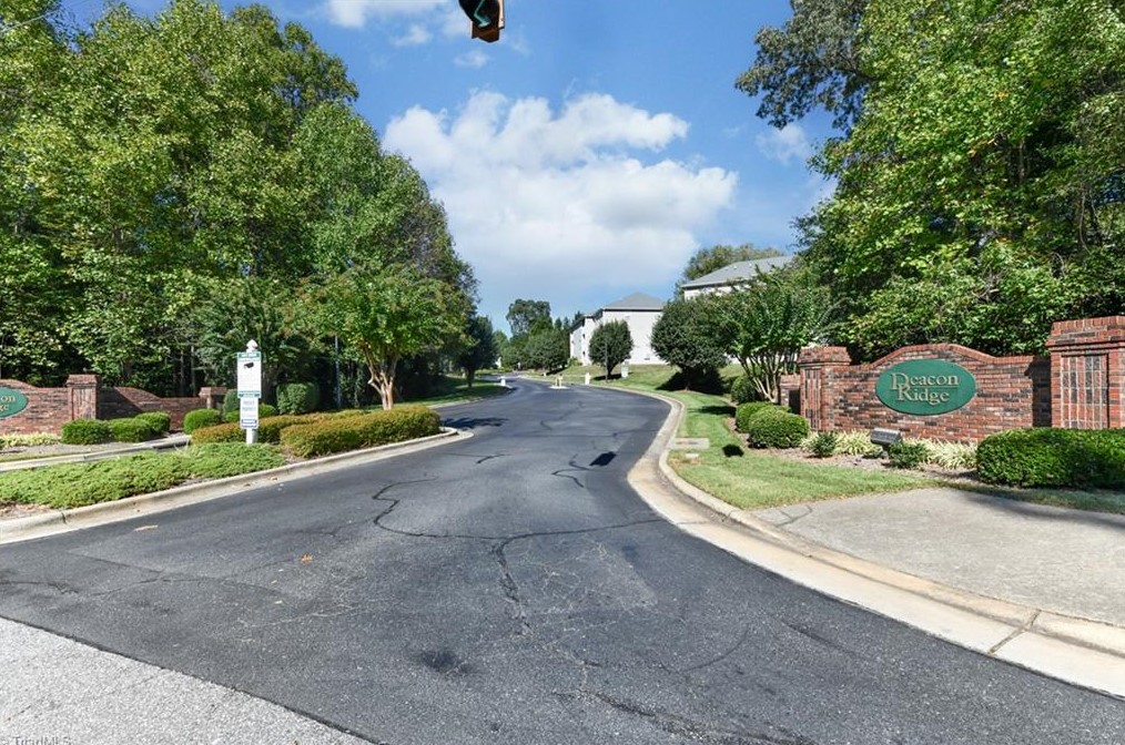 623 Timberline Ridge Ln, Winston Salem, NC 27106