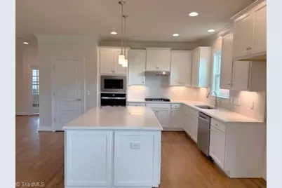 7607 Valhalla Way, Greensboro, NC 27409 - Photo 4