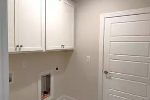 7607 Valhalla Wy, Greensboro, NC 27409 - Photo 10