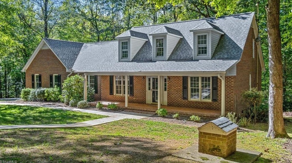 1833 Lake Country Dr Ext, Asheboro, NC 27205