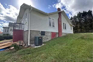 180 Hooper Ave, Yanceyville, NC 27379 - Photo 6