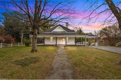 328 E Raleigh Avenue, Liberty, NC 27298 - Photo 2