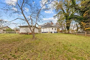 328 E Raleigh Ave, Liberty, NC 27298 - Photo 6