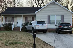 7 Fieldale Ct, Greensboro, NC 27406 - Photo 1