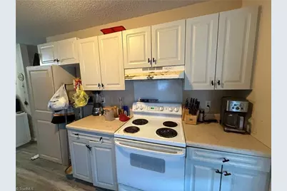 7 Fieldale Court, Greensboro, NC 27406 - Photo 14