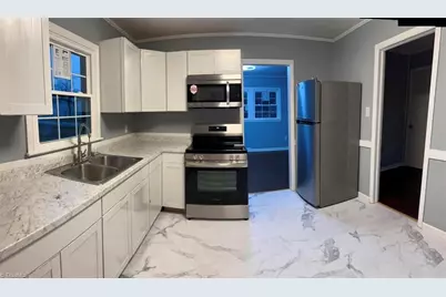 1609 17th Street, Greensboro, NC 27405 - Photo 2