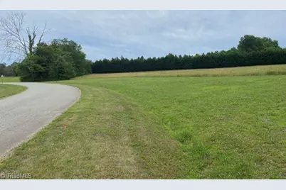 4524 W Millstone Drive, Burlington, NC 27215 - Photo 4